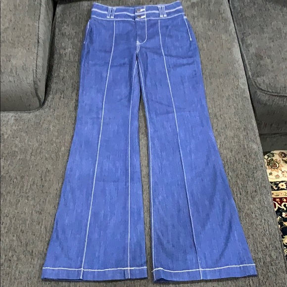 NWOT BCBGMAXAZRIA PINTUCK FLARE JEANS💙 - Picture 3 of 9